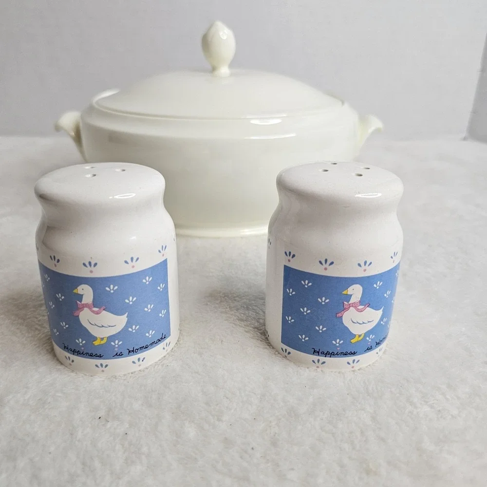 Vintage stoneware set by Pfaltzgraff Casserole, Dish And Salt Pepper Shakers